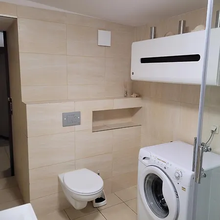 - Centre Main Station 170m * グディニャ