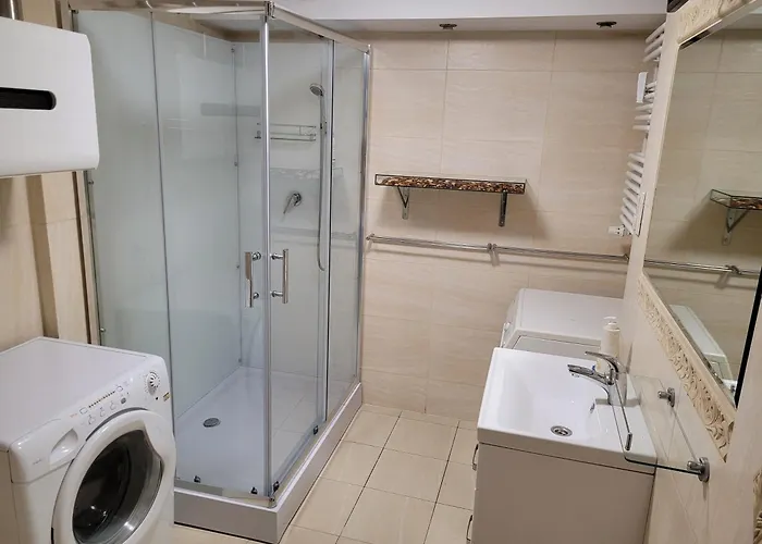 - Centre Main Station 170m Lägenhet